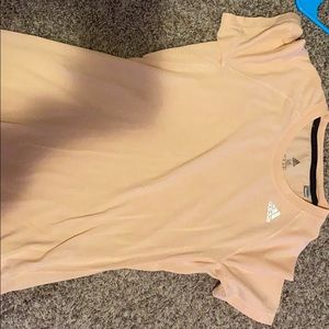 Adidas t-shirt 10$ brand new never worn but no tag